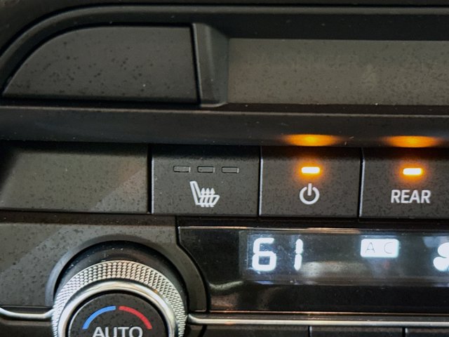 Vehicle image 24 of 34