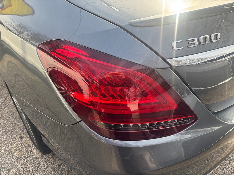 Vehicle image 21 of 35