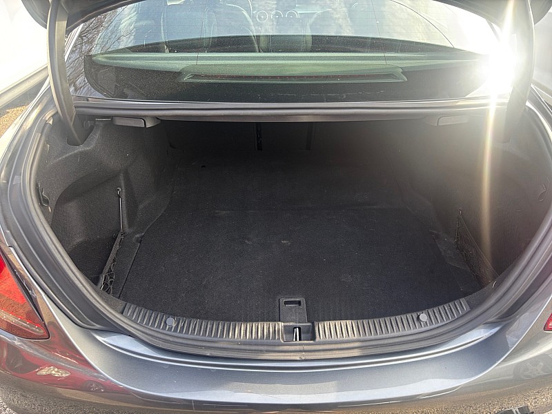 Vehicle image 22 of 35