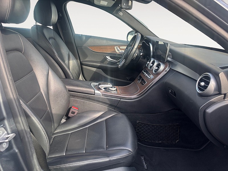 Vehicle image 15 of 35