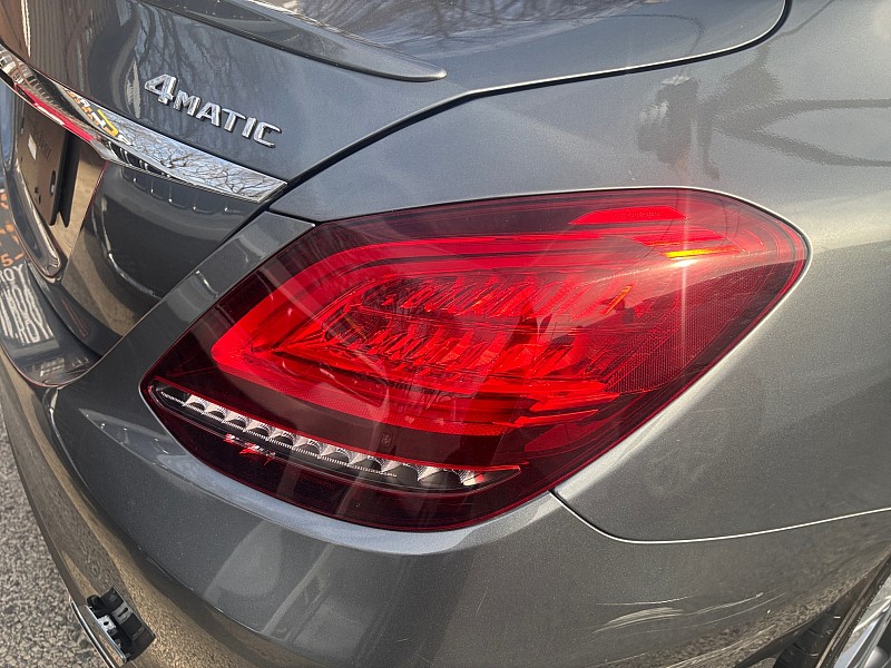 Vehicle image 20 of 35