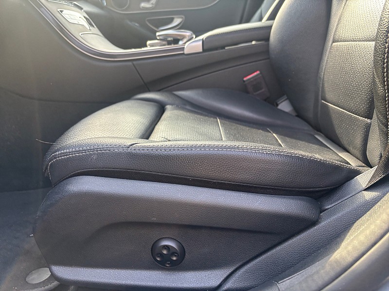 Vehicle image 32 of 35