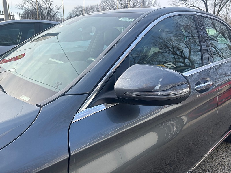 Vehicle image 25 of 35