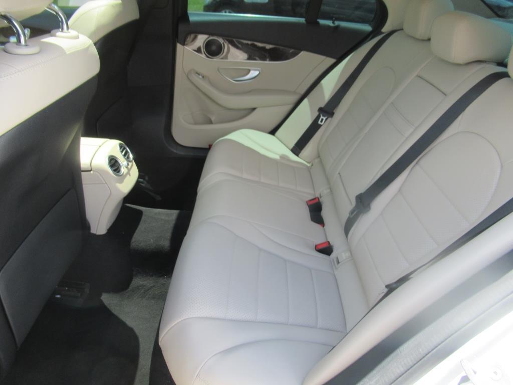 Vehicle image 27 of 30