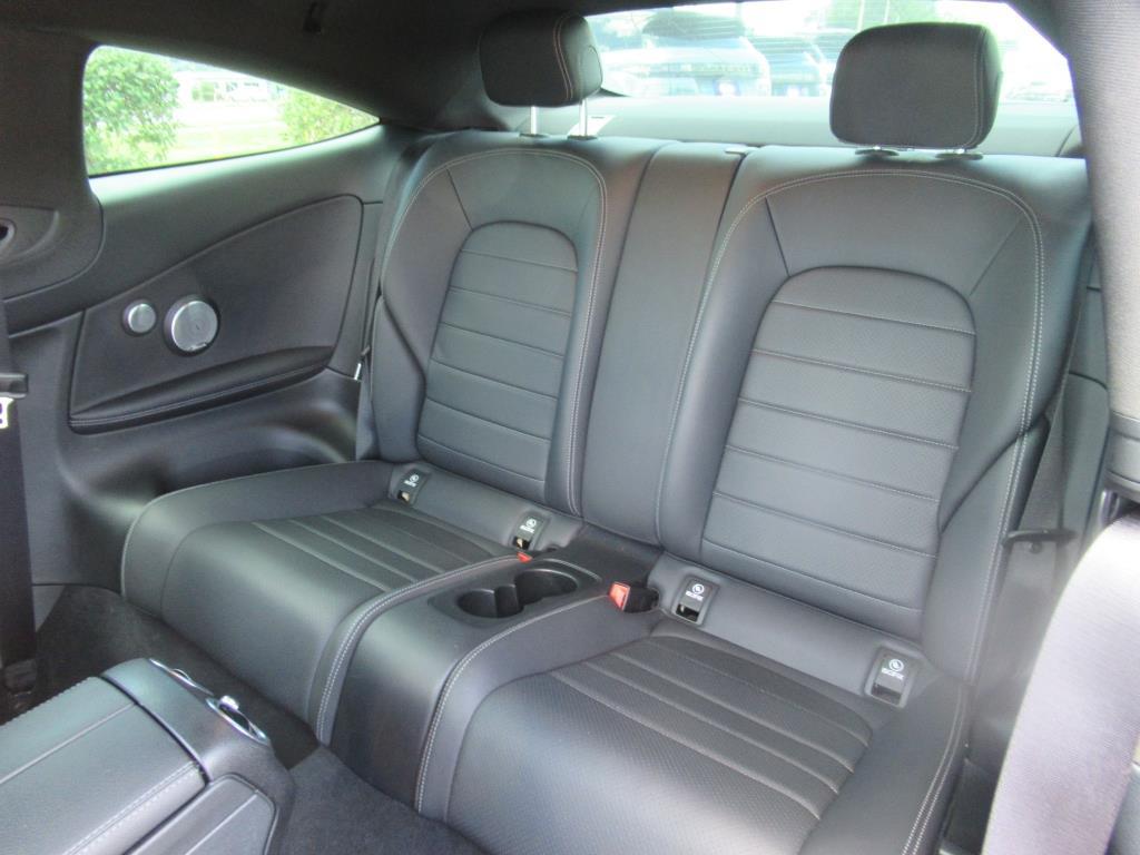 Vehicle image 25 of 28