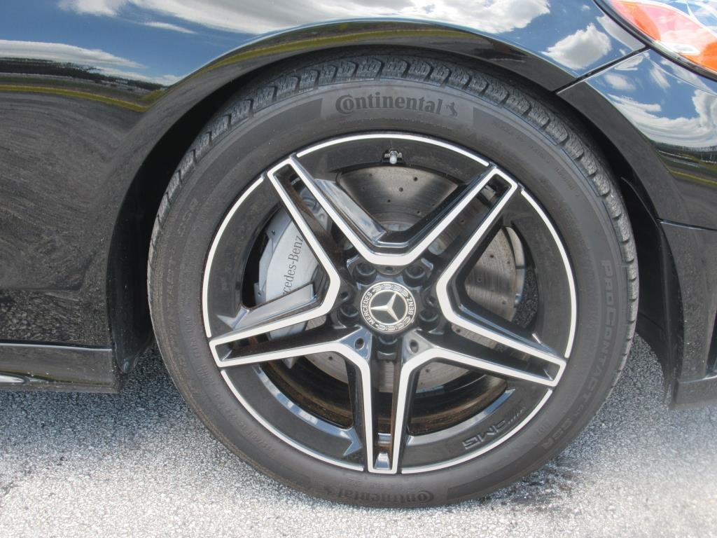 Vehicle image 7 of 28
