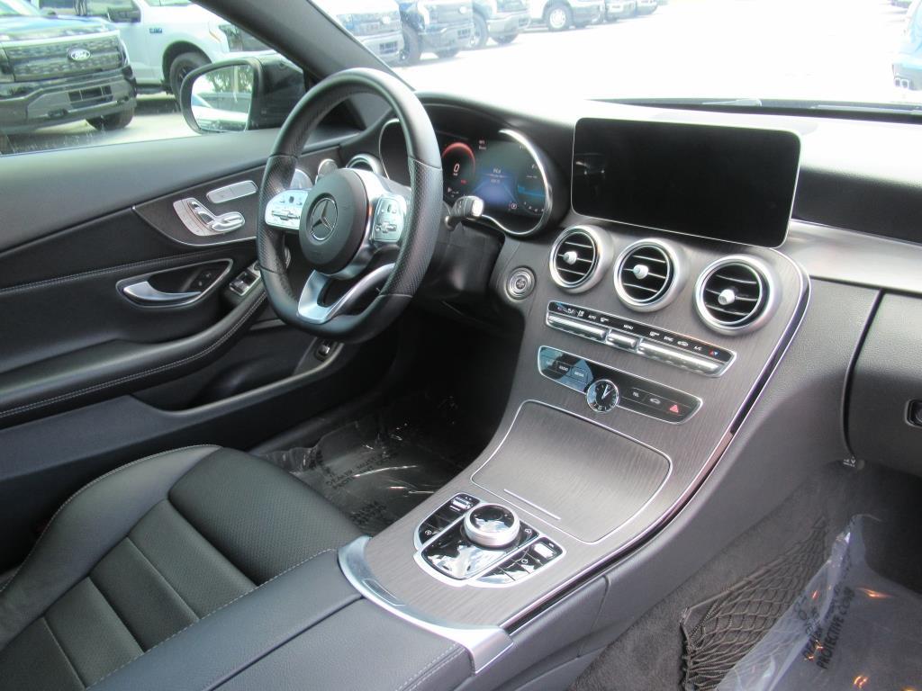Vehicle image 11 of 28