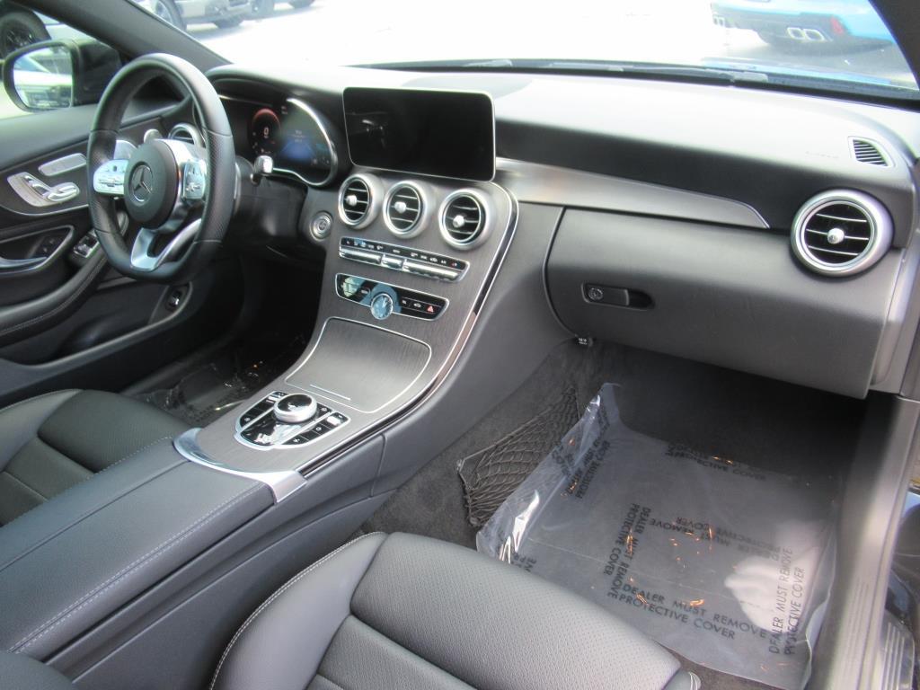 Vehicle image 10 of 28