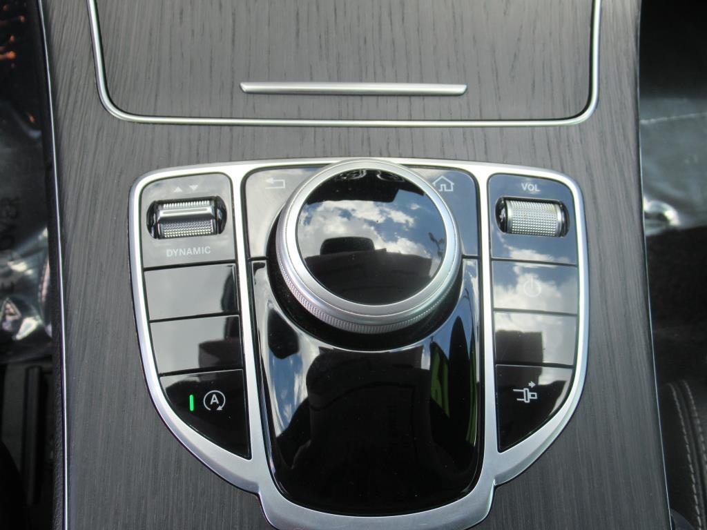 Vehicle image 22 of 28