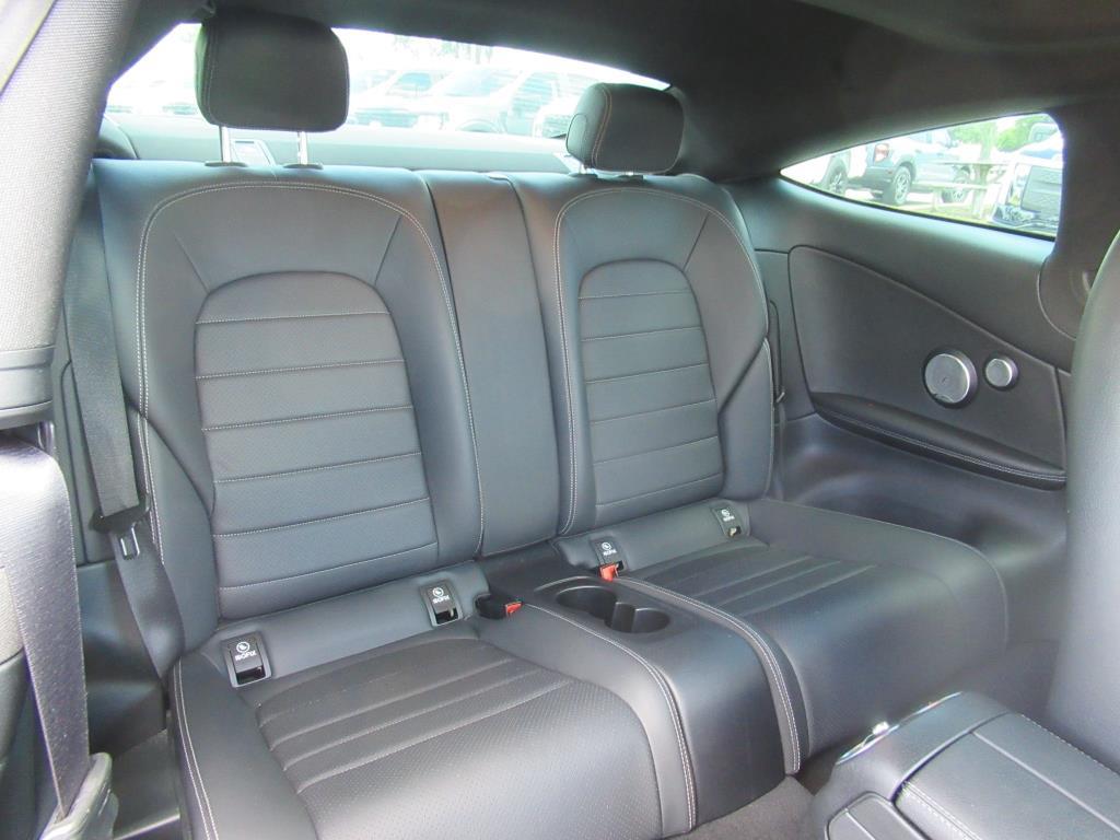 Vehicle image 26 of 28
