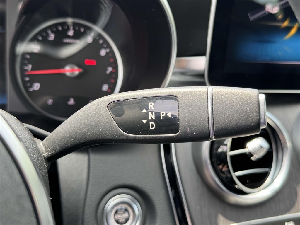 Vehicle image 20 of 31