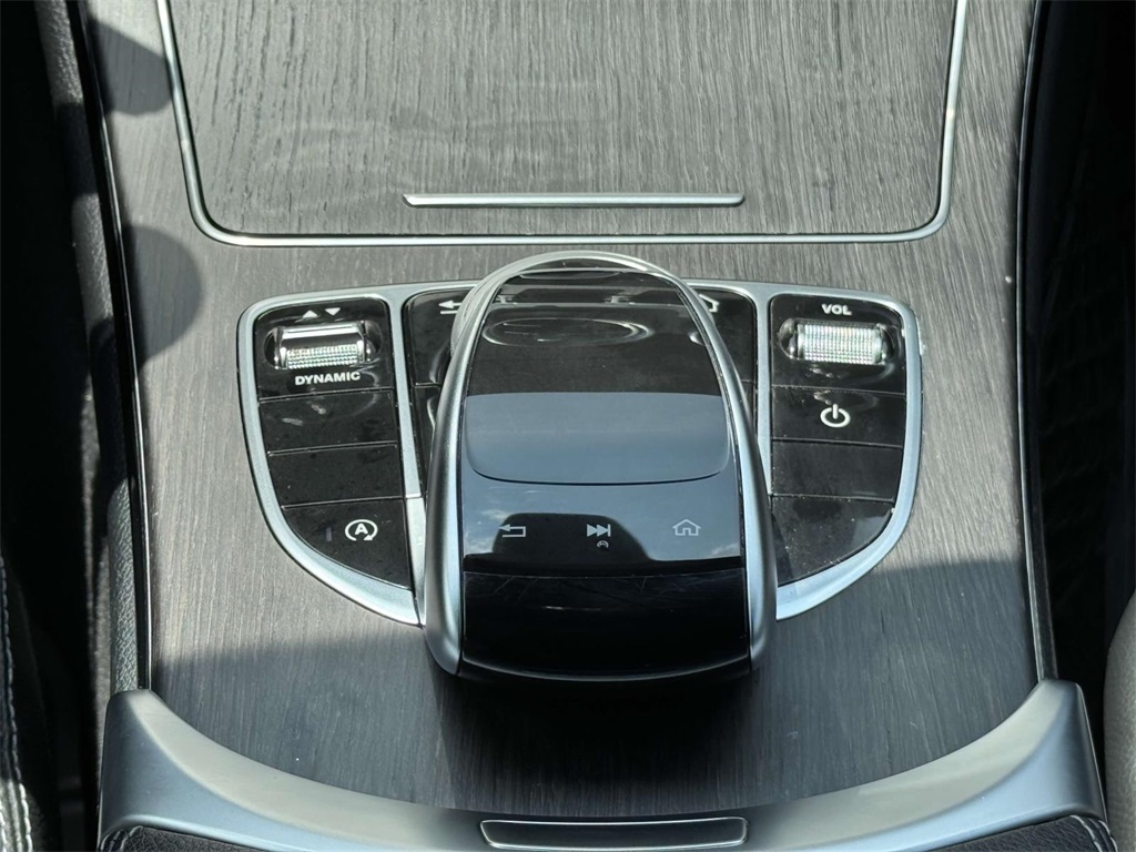 Vehicle image 13 of 31