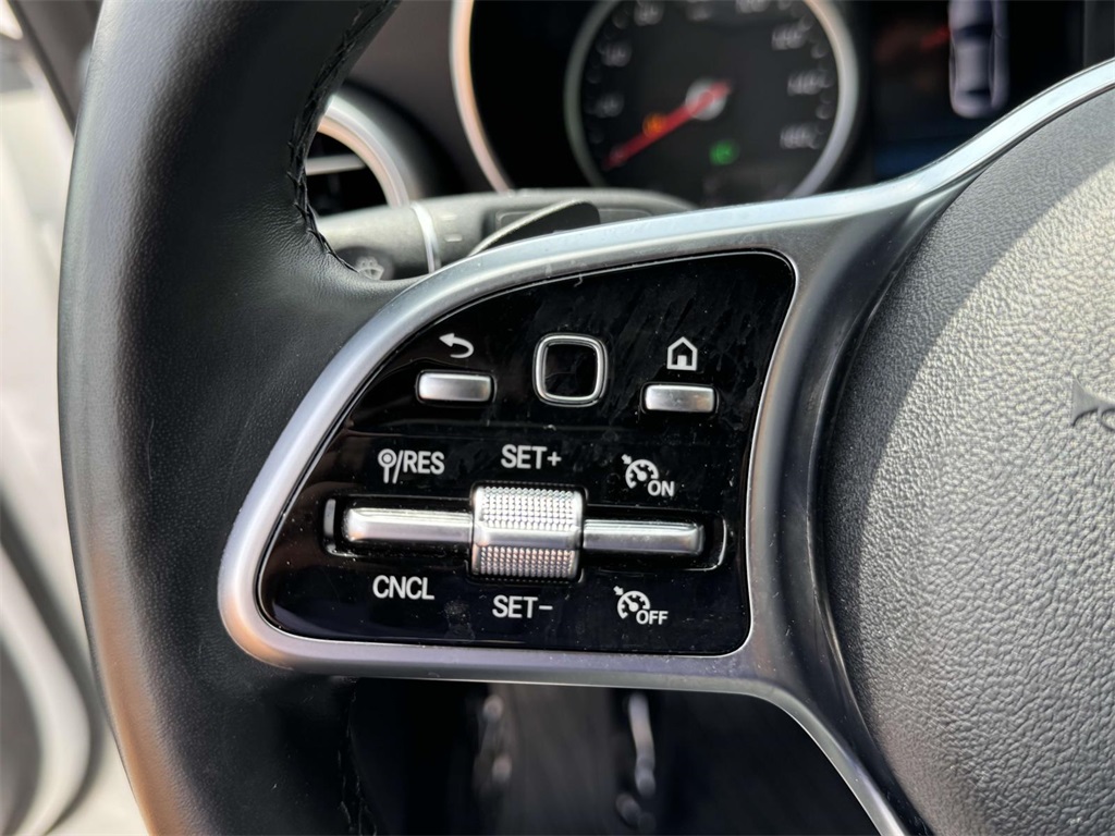 Vehicle image 18 of 31