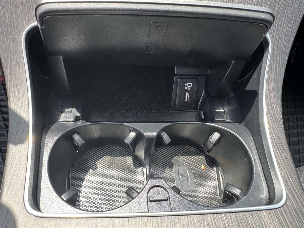 Vehicle image 12 of 31