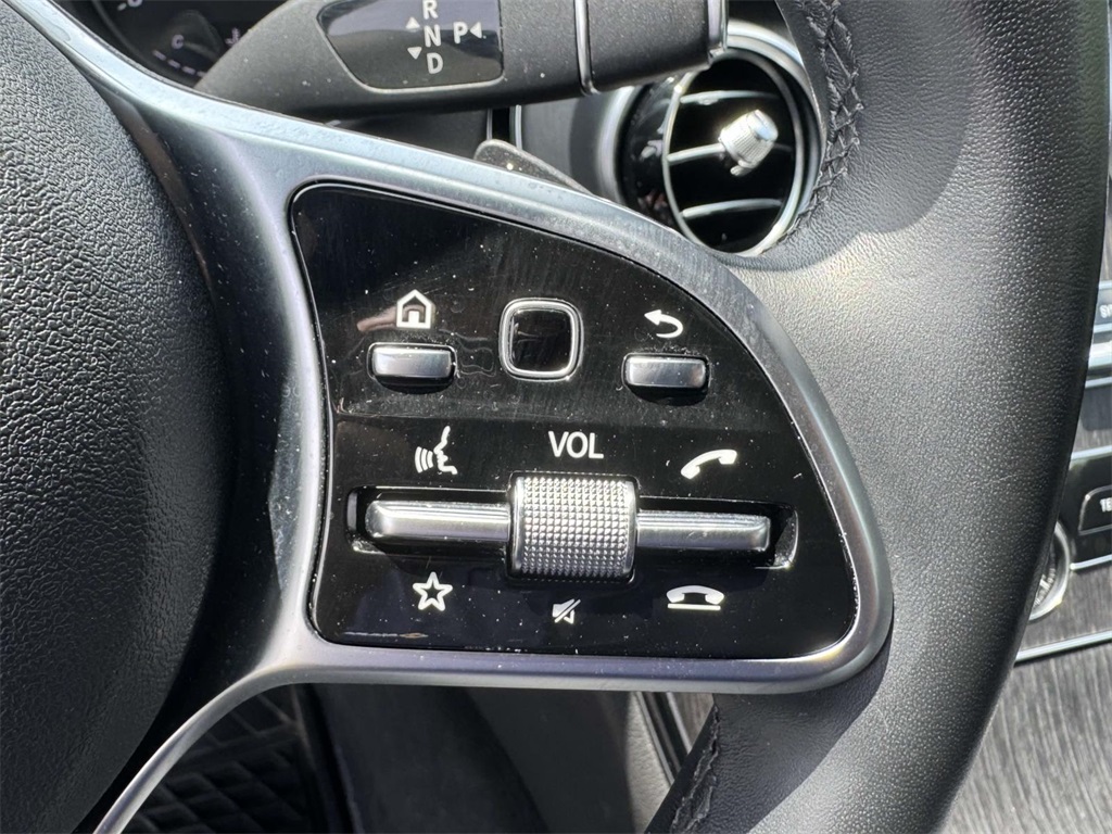 Vehicle image 17 of 31