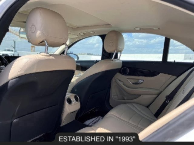 Vehicle image 22 of 52