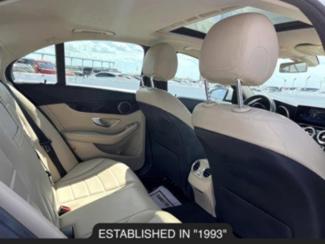 Vehicle image 18 of 52