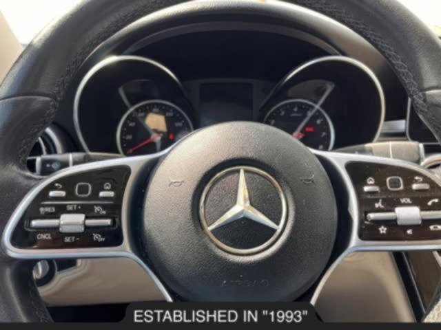 Vehicle image 40 of 52