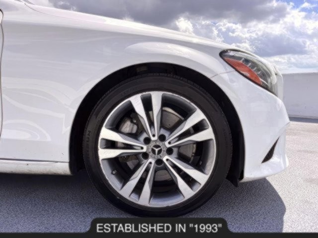 Vehicle image 10 of 52