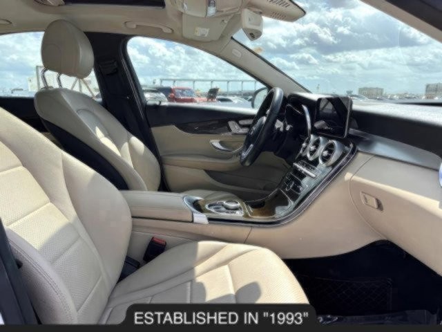 Vehicle image 43 of 52