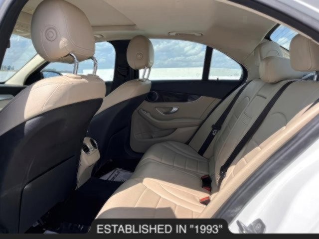 Vehicle image 19 of 52