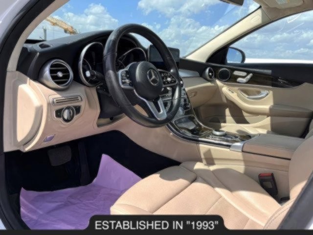 Vehicle image 31 of 52