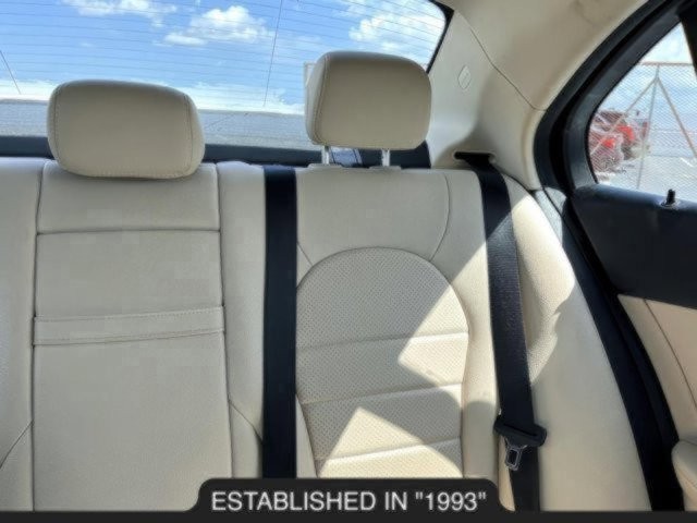 Vehicle image 14 of 52