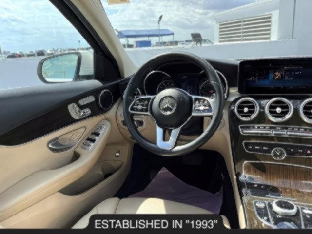 Vehicle image 25 of 52