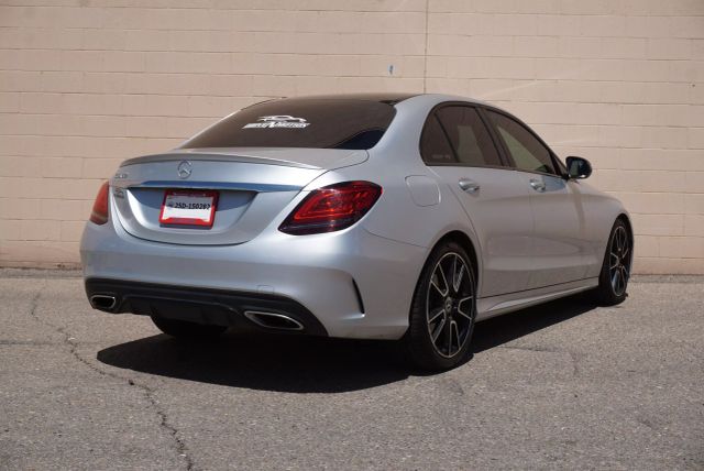 Vehicle image 4 of 33