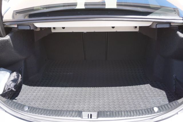 Vehicle image 31 of 33