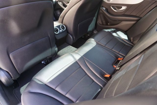 Vehicle image 14 of 33
