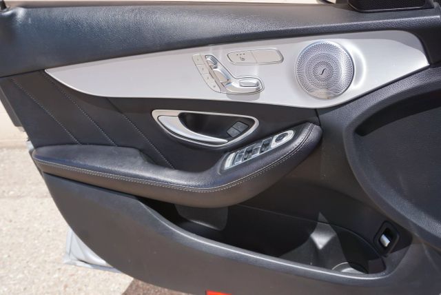 Vehicle image 9 of 33