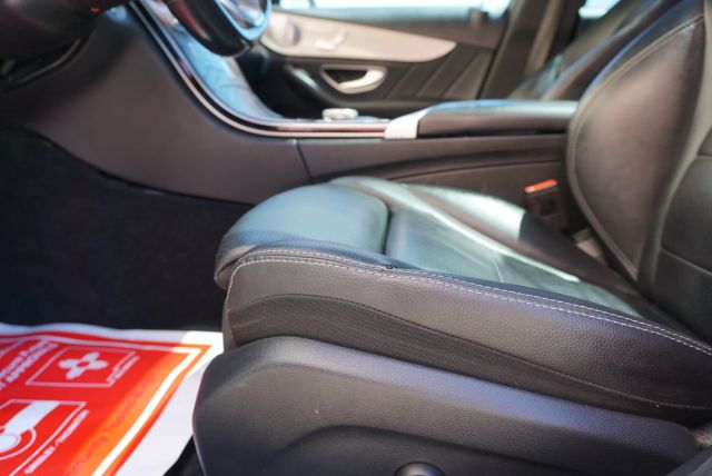 Vehicle image 10 of 33