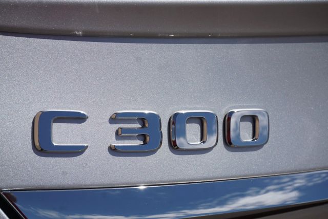 Vehicle image 29 of 33