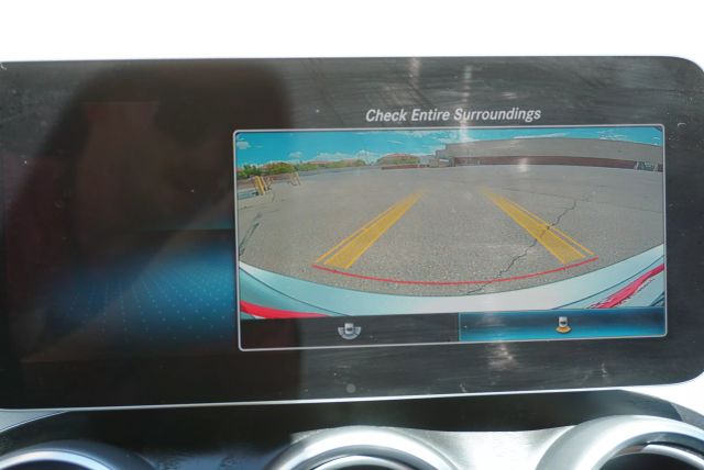 Vehicle image 23 of 33