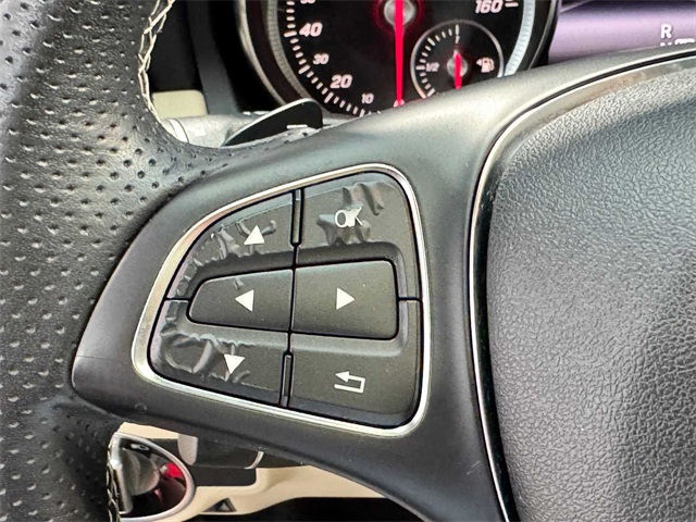 Vehicle image 23 of 28