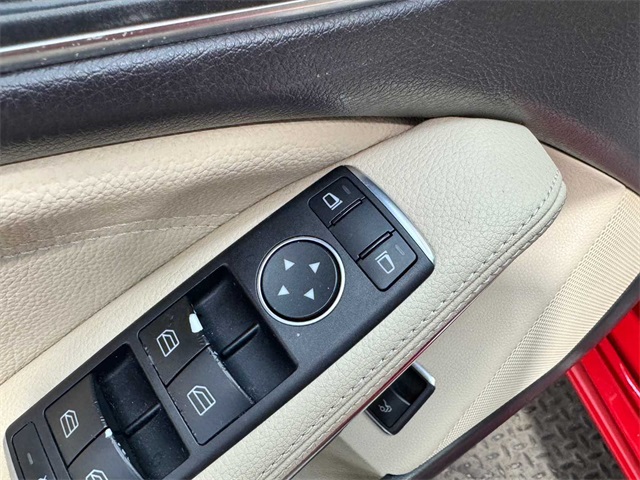 Vehicle image 21 of 28