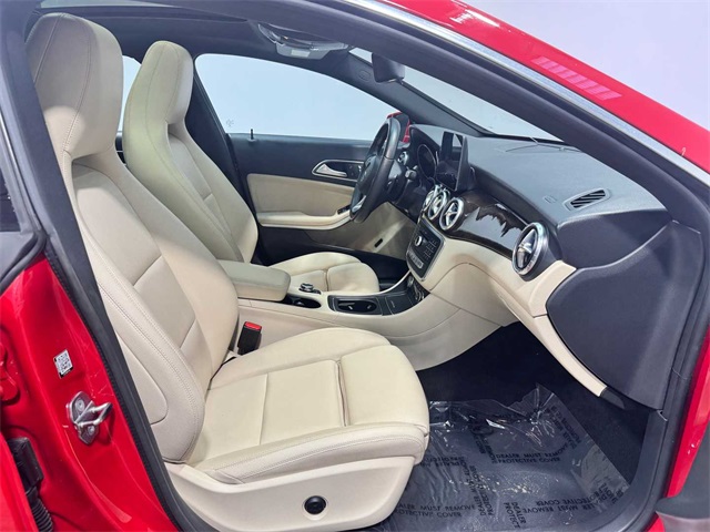 Vehicle image 8 of 28
