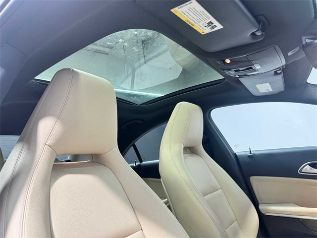 Vehicle image 10 of 28