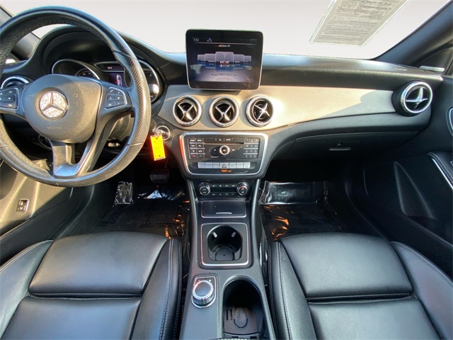 Vehicle image 21 of 35