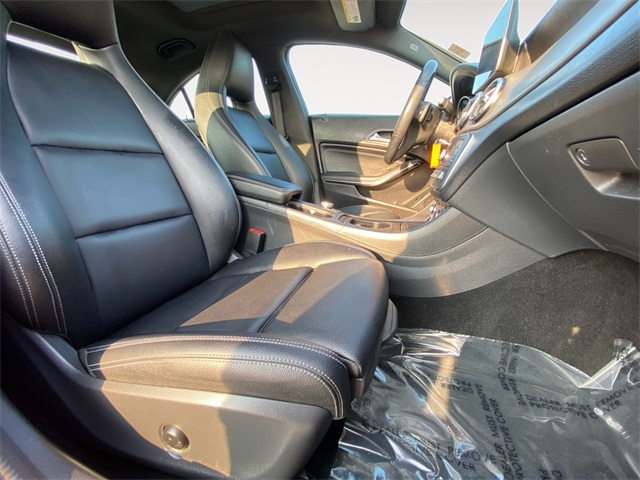 Vehicle image 18 of 35