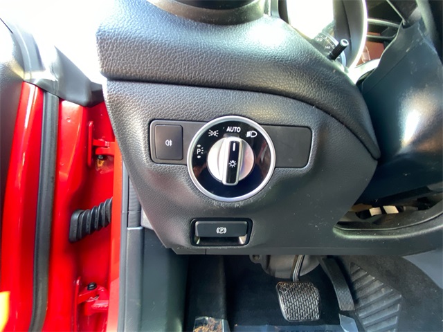 Vehicle image 32 of 35