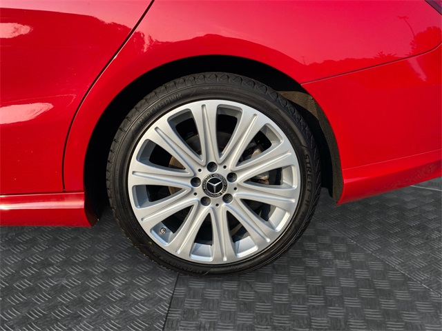 Vehicle image 14 of 35