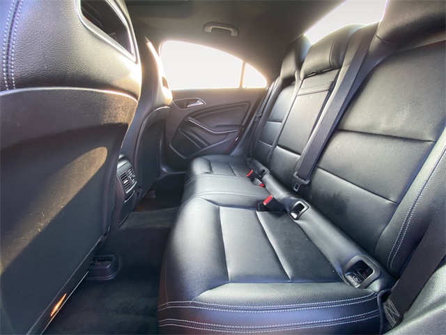 Vehicle image 19 of 35