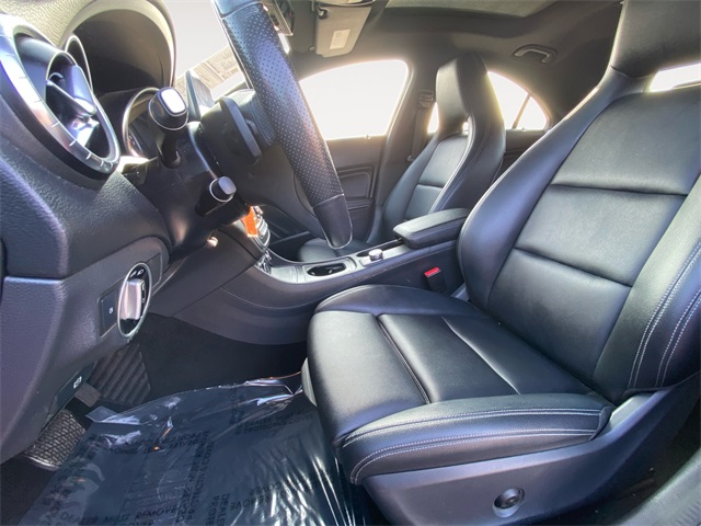 Vehicle image 17 of 35