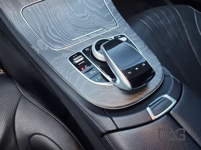 Vehicle image 31 of 34