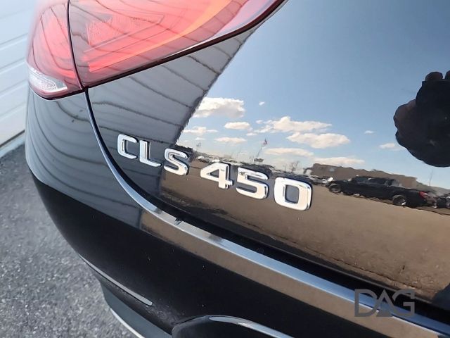 Vehicle image 22 of 34