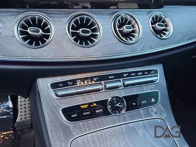 Vehicle image 32 of 34