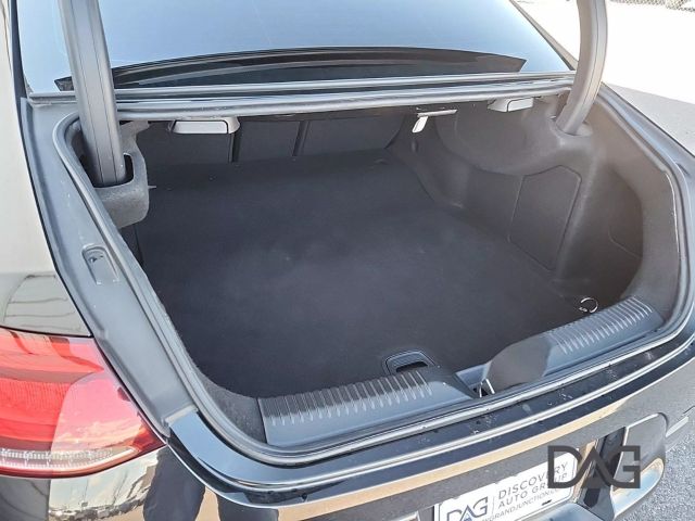 Vehicle image 20 of 34