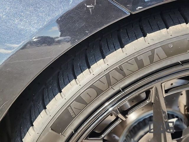 Vehicle image 13 of 34
